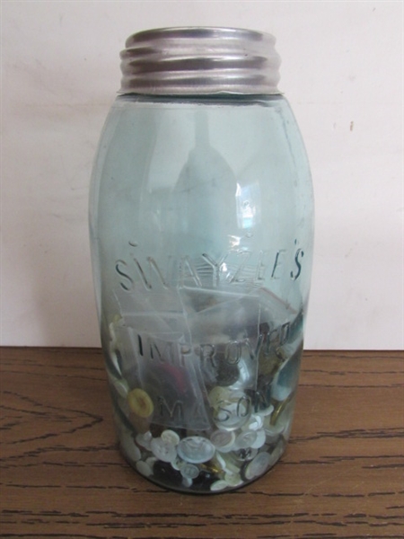 3 VINTAGE/ANTIQUE 1/2 GALLON BLUE JARS W/BUTTON COLLECTION