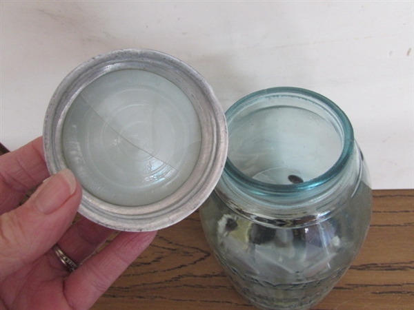 3 VINTAGE/ANTIQUE 1/2 GALLON BLUE JARS W/BUTTON COLLECTION