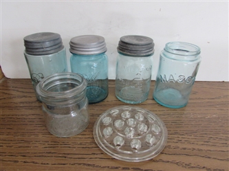 SMALL VTG/ANTIQUE BLUE PINT/JELLY JARS & GLASS FLOWER FROG