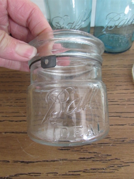 SMALL VTG/ANTIQUE BLUE PINT/JELLY JARS & GLASS FLOWER FROG