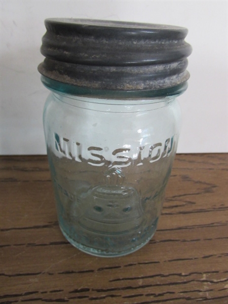 SMALL VTG/ANTIQUE BLUE PINT/JELLY JARS & GLASS FLOWER FROG