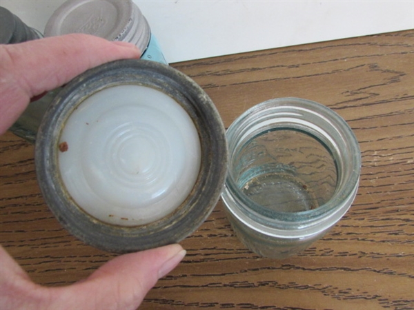 SMALL VTG/ANTIQUE BLUE PINT/JELLY JARS & GLASS FLOWER FROG