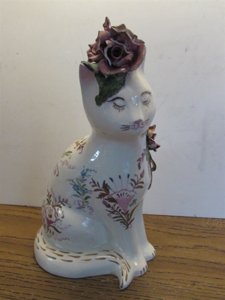 LARGE CERAMIC HOUSE CAT & PAINTED CAT STATUE