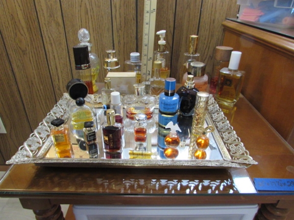 MIRRORED VANITY TRAY & COLLECTION OF PERFUMES