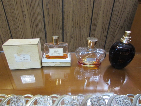 MIRRORED VANITY TRAY & COLLECTION OF PERFUMES