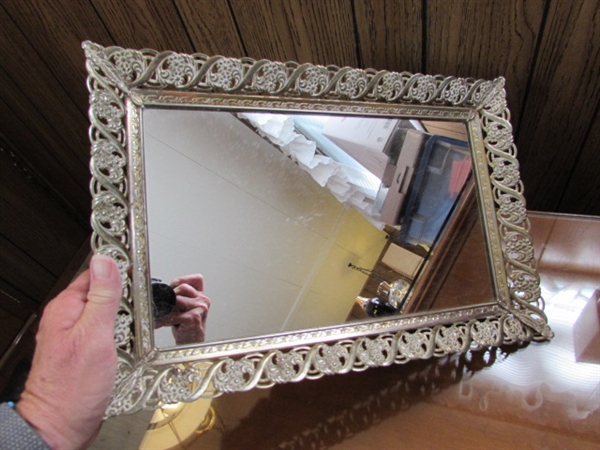 MIRRORED VANITY TRAY & COLLECTION OF PERFUMES