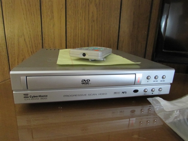 24 SAMSUNG SMART TV & DVD PLAYER