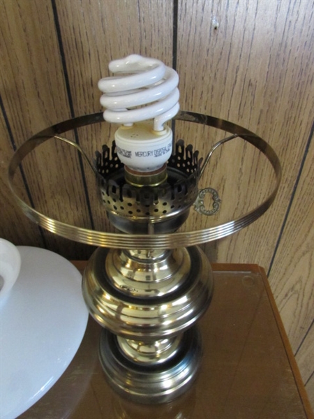 ANTIQUE STYLE BRASS TABLE LAMP