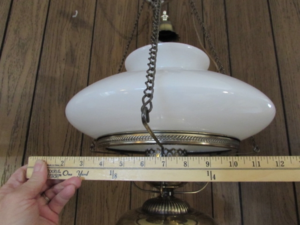 ANTIQUE STYLE BRASS SWAG LAMP