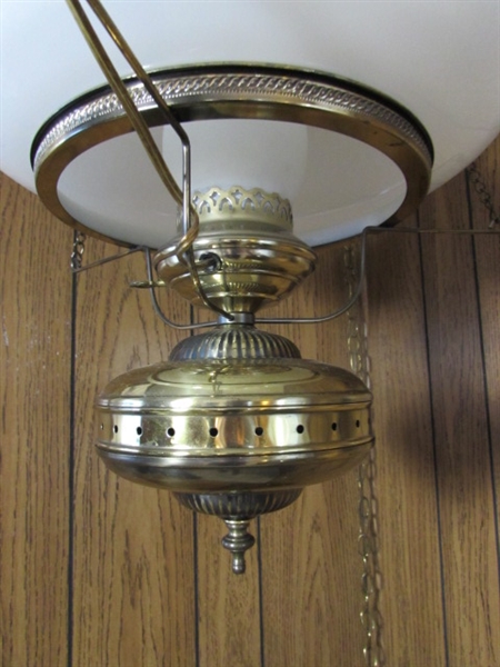 ANTIQUE STYLE BRASS SWAG LAMP