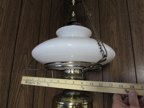 ANTIQUE STYLE BRASS SWAG LAMP