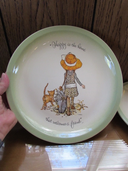 HOLLY HOBBIE COLLECTOR PLATES & MINIATURE TEA SET