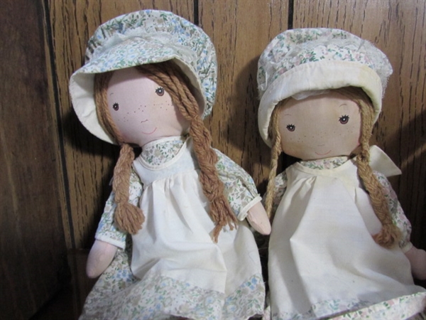 HOLLY HOBBIE DOLLS & WOODEN WAGON