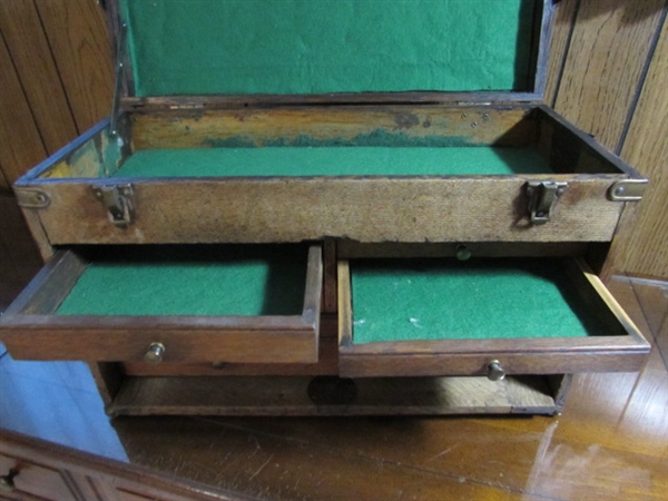 VINTAGE/ANTIQUE WOODEN STORAGE BOX