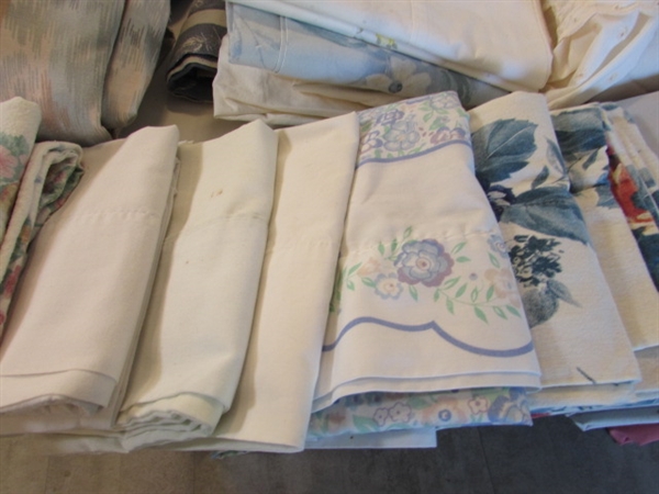 ASSORTED FULL SIZE SHEETS, PILLOWCASES & BED SKIRTS