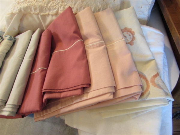 ASSORTED FULL SIZE SHEETS, PILLOWCASES & BED SKIRTS