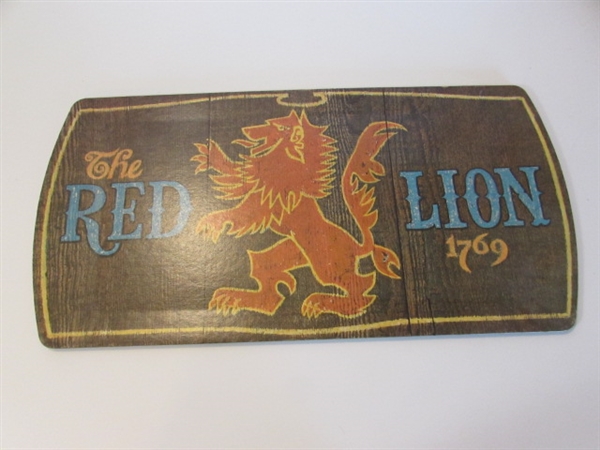 VINTAGE REPRODUCTION PUB/TAVERN SIGNS - CARDBOARD TRAYS