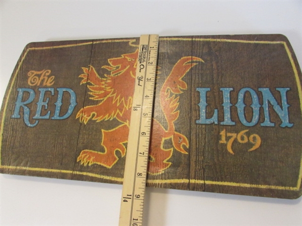 VINTAGE REPRODUCTION PUB/TAVERN SIGNS - CARDBOARD TRAYS