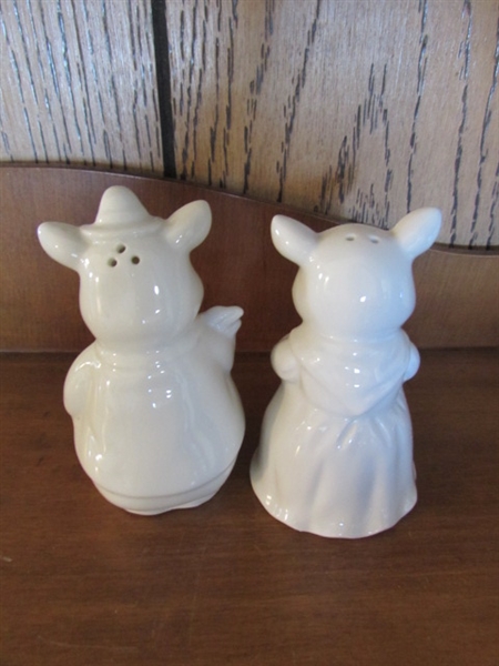 SALT & PEPPER SHAKERS