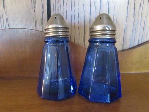 SALT & PEPPER SHAKERS