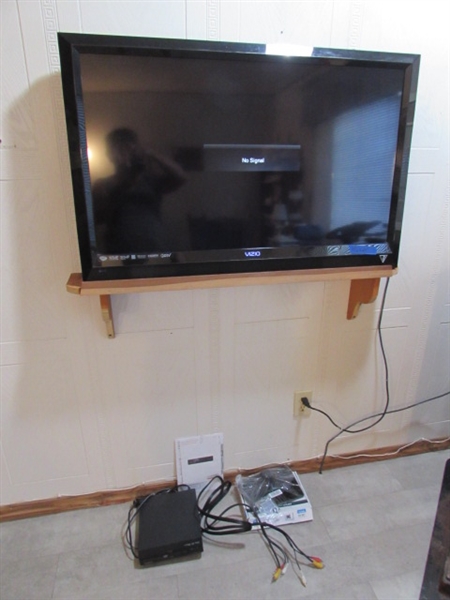 38 FLAT SCREEN VIZIO TV, DVD PLAYER & WALL MOUNT