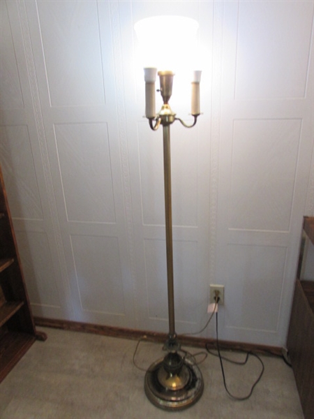 ANTIQUE? FLOOR LAMP