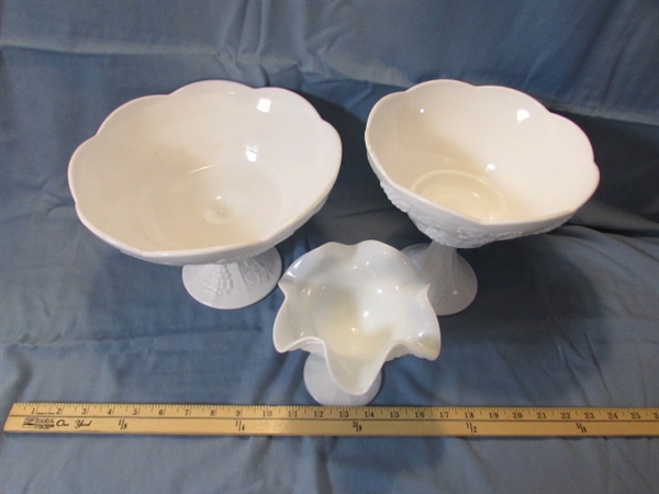 VINTAGE INDIANA MILK GLASS CONSOLE BOWLS