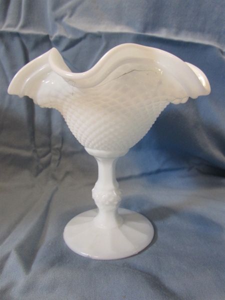 VINTAGE INDIANA MILK GLASS CONSOLE BOWLS