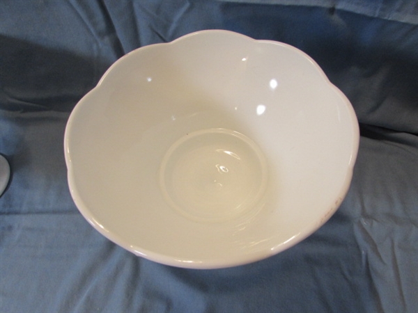 VINTAGE INDIANA MILK GLASS CONSOLE BOWLS