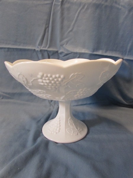 VINTAGE INDIANA MILK GLASS CONSOLE BOWLS