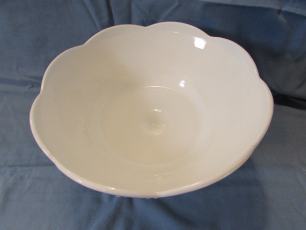 VINTAGE INDIANA MILK GLASS CONSOLE BOWLS