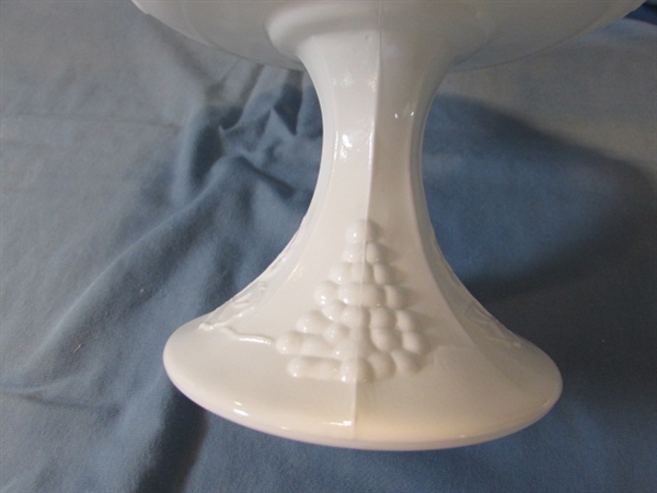 VINTAGE INDIANA MILK GLASS CONSOLE BOWLS