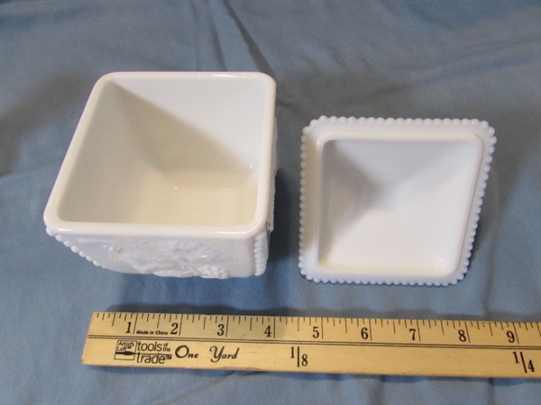 ASSORTED VINTAGE/ANTIQUE MILK GLASS ITEMS