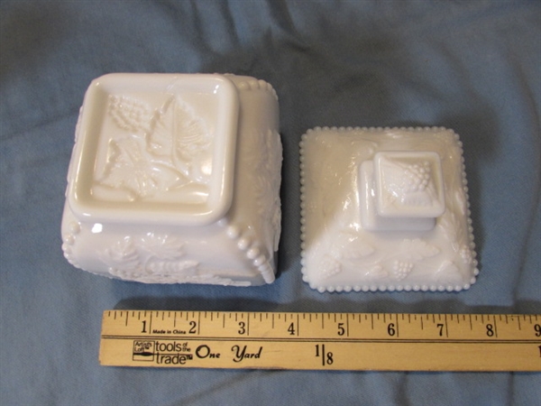 ASSORTED VINTAGE/ANTIQUE MILK GLASS ITEMS