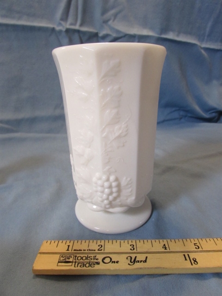 ASSORTED VINTAGE/ANTIQUE MILK GLASS ITEMS