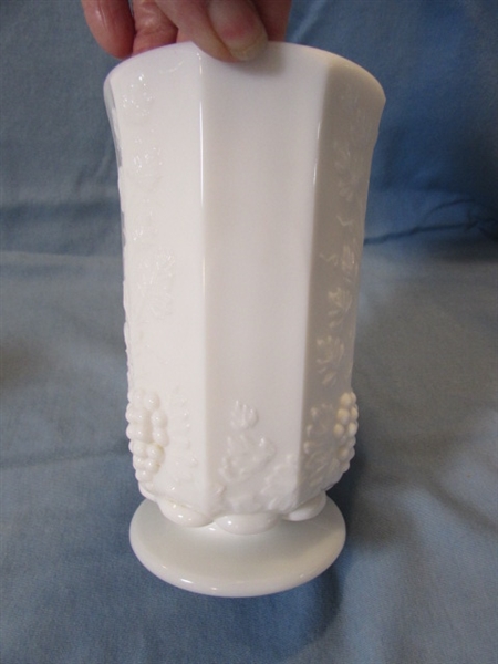 ASSORTED VINTAGE/ANTIQUE MILK GLASS ITEMS