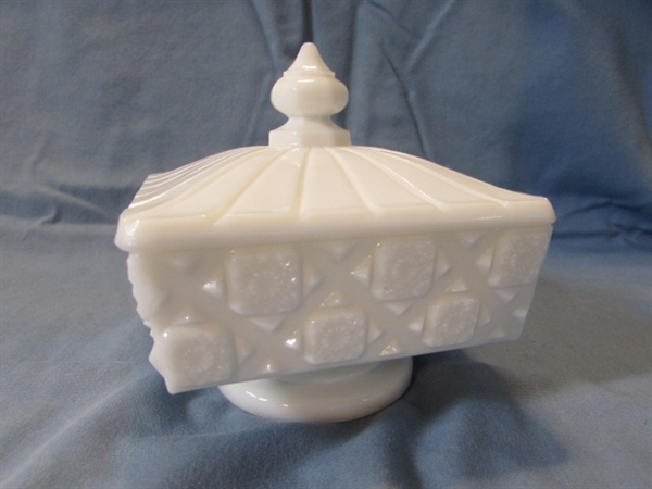 VINTAGE WESTMORELAND OLD QUILT MILK GLASS PITCHER, COVERED DISH & BOWLS