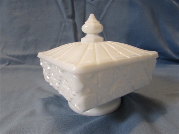 VINTAGE WESTMORELAND OLD QUILT MILK GLASS PITCHER, COVERED DISH & BOWLS