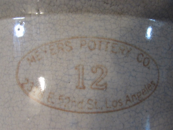 VINTAGE #12 MEYER'S POTTERY CROCK W/WOODEN LID