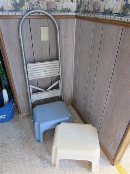 2 PLASTIC STEP STOOLS & 2-STEP FOLDING STEP LADDER