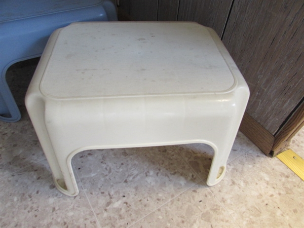 2 PLASTIC STEP STOOLS & 2-STEP FOLDING STEP LADDER