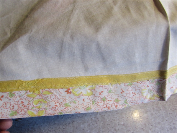 VINTAGE NOS HANKIES & ANTIQUE 1/2 APRON