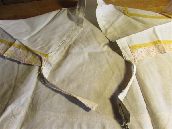 VINTAGE NOS HANKIES & ANTIQUE 1/2 APRON