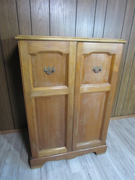 4 SHELF SOLID WOOD CABINET ON WHEELS