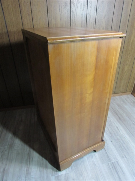 4 SHELF SOLID WOOD CABINET ON WHEELS