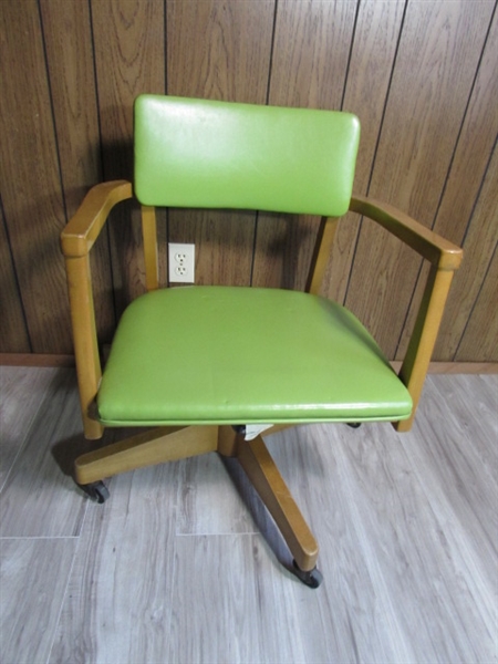 PAIR OF MID CENTURY OFFICE/DESK CHAIRS