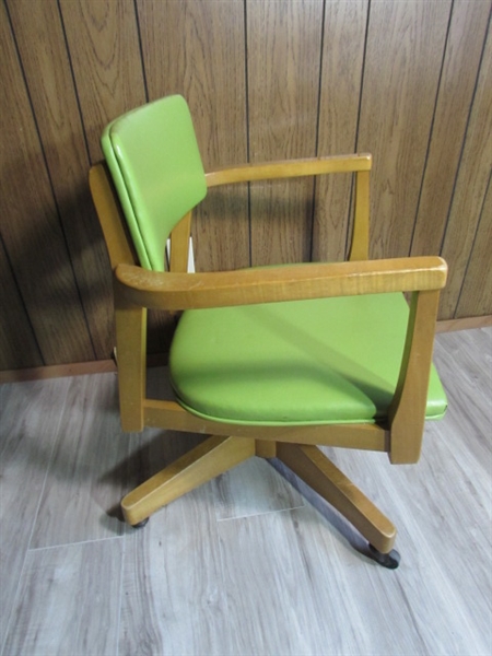 PAIR OF MID CENTURY OFFICE/DESK CHAIRS