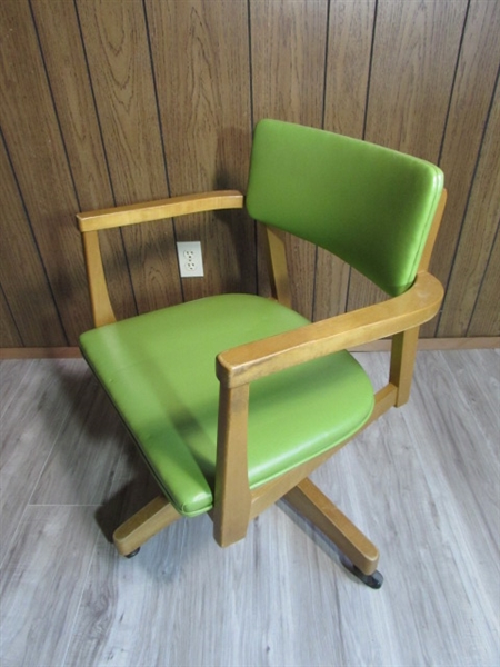 PAIR OF MID CENTURY OFFICE/DESK CHAIRS