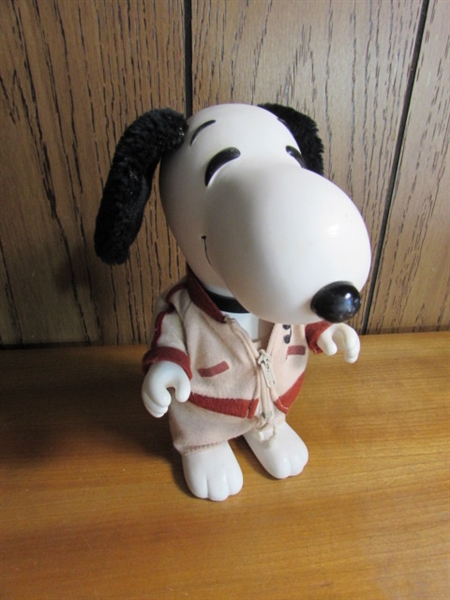 VINTAGE SNOOPY COMPOSITE BODY DOLL W/FAUX FUR EARS