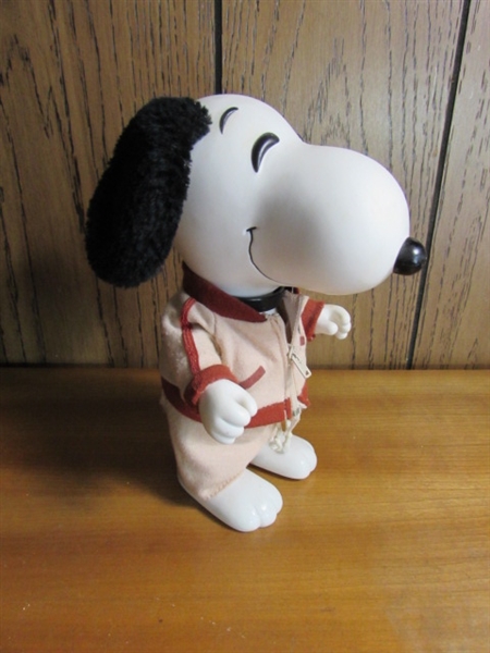 VINTAGE SNOOPY COMPOSITE BODY DOLL W/FAUX FUR EARS